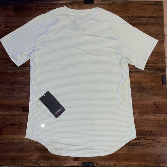 Mens Large, Lululemon Drysense SS Tee, Light Green, MSRP $78 - Picture 4 of 5